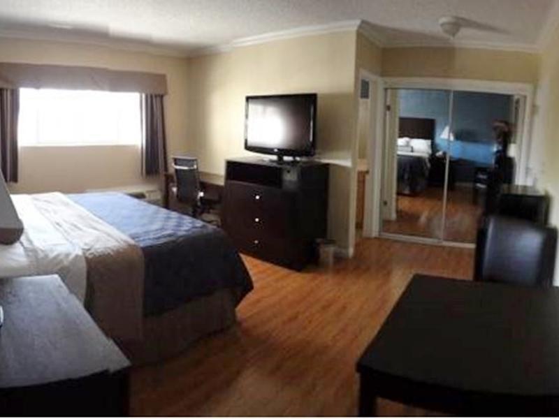 Metropolitan Inn & Suites Los Angeles Extérieur photo